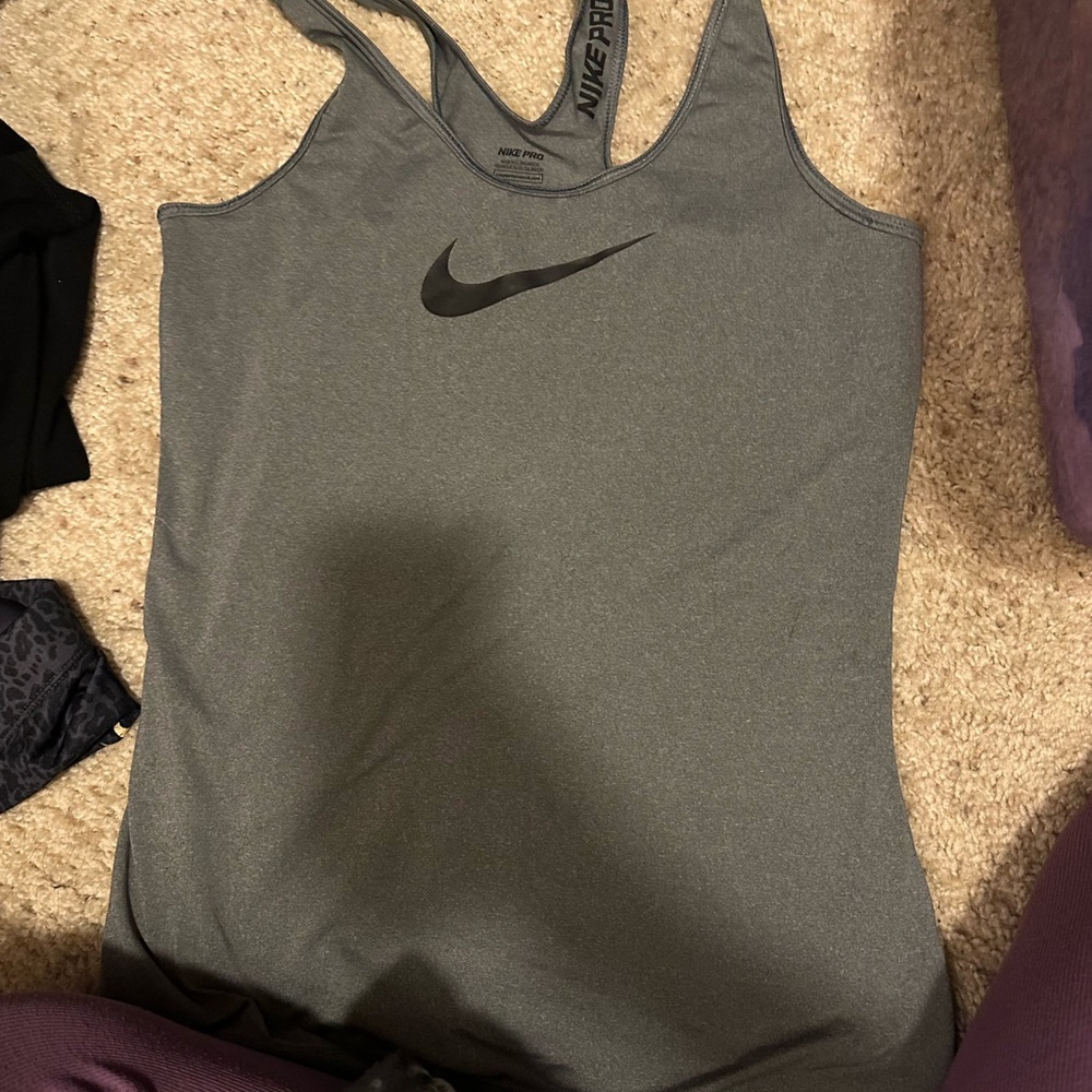 Women’s Nike pro tank